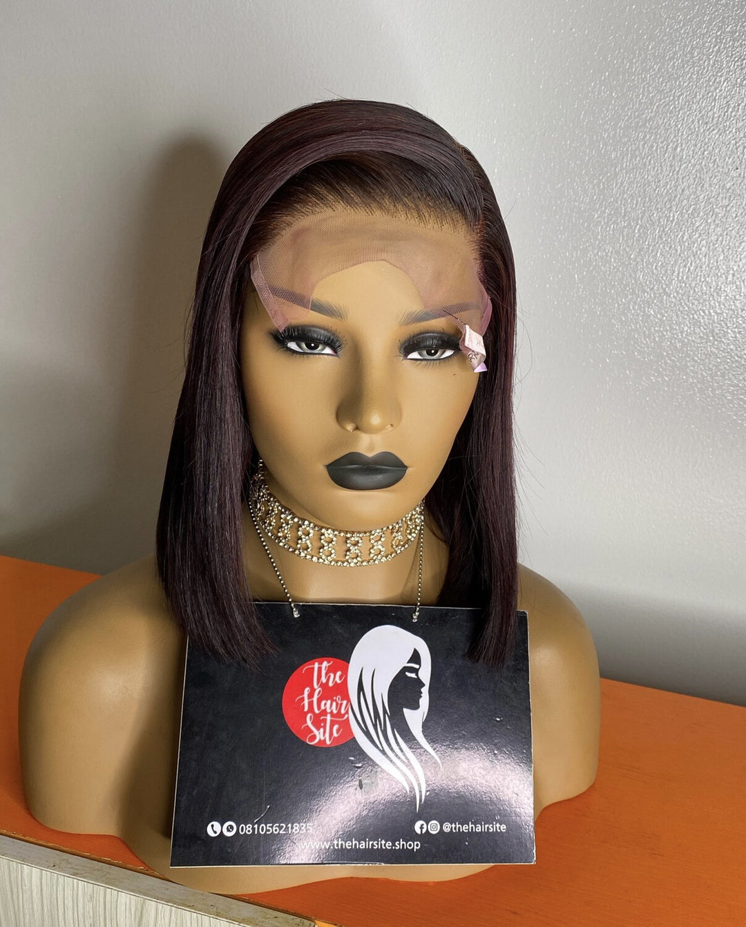 LOLA BURGUNDY GLUELESS BOB WIG