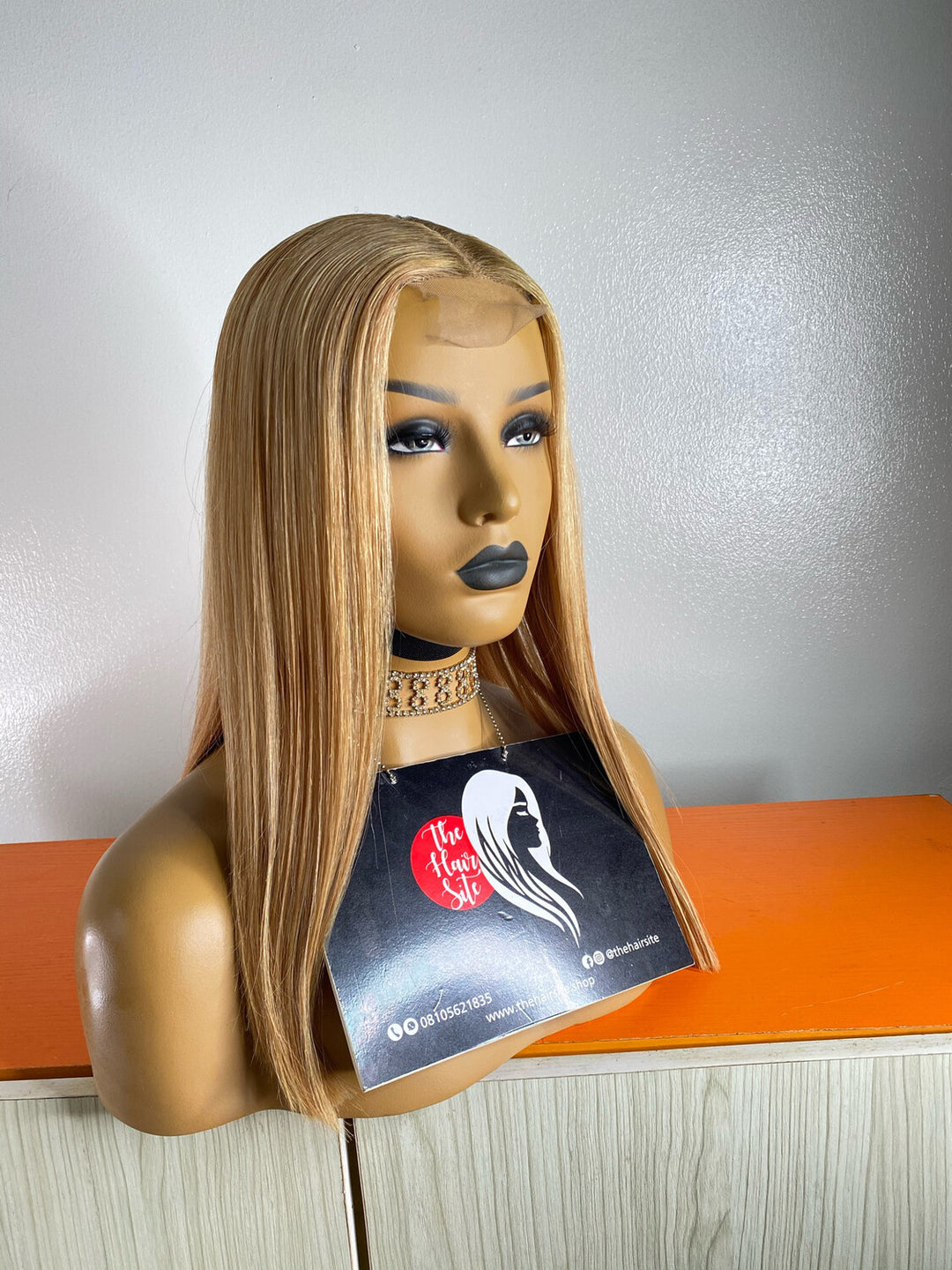 blonde straight hair wig